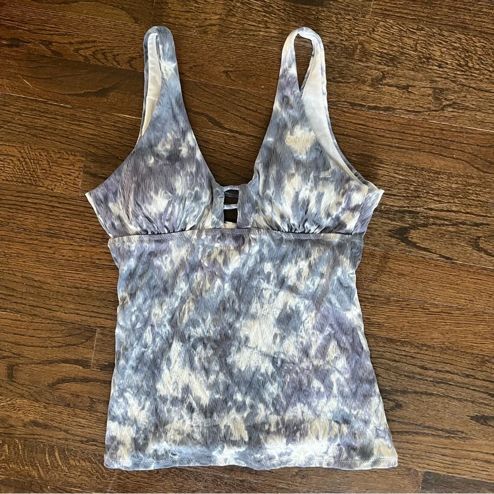 Athleta, Women's Telum 2 piece Blue Tie-Dye Swim Set, Size M EUC